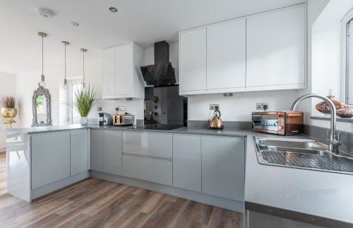 Luxurious 3 bedroom house now with FULL FIBRE INTERNET Shangri la in village of Alfrick with driveway parking for 3 cars in an area of outstanding natural beauty, superb walking,close to Worcester, Malvern showground, theatre, Malvern hills, dogs welcome - Photo 44