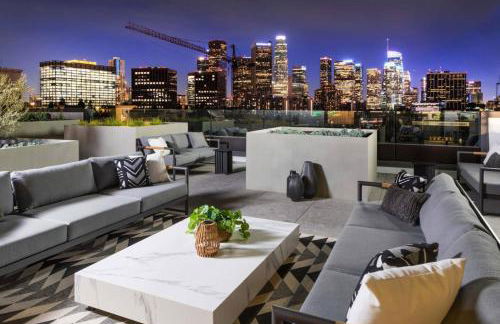 Chic Studio, Walk to Downtown With Skyline Views - Foto 28