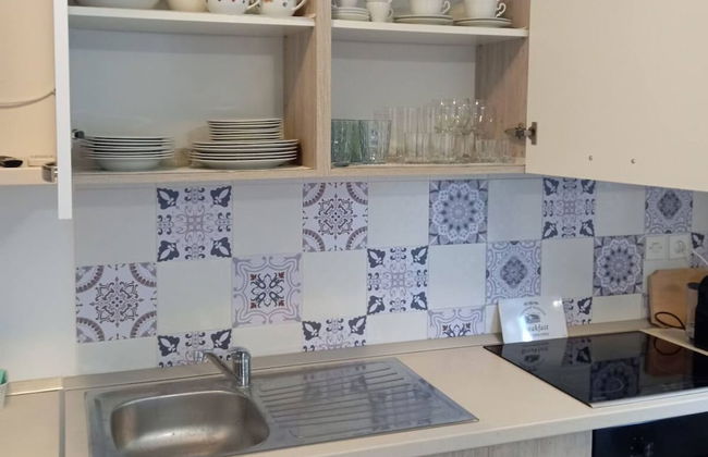 Green Garden Oasis - Photo 9