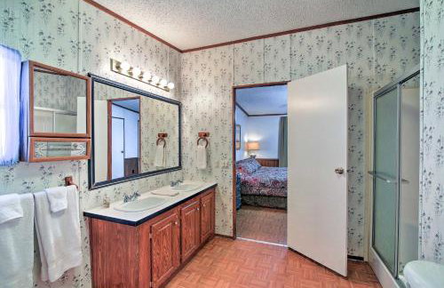 Spacious Utopia Family Home w/ Hill Country Views - Foto 13