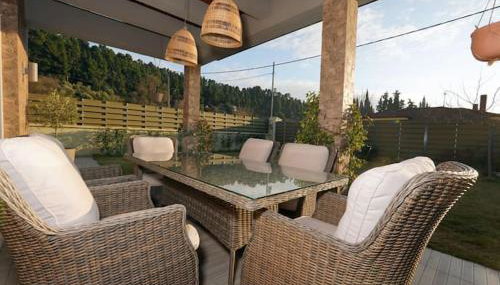 Villa ELi - Luxury Nature Getaway - Strategically located for Beach Exploration - Onsite Power for Electric Vehicle - Foto 2