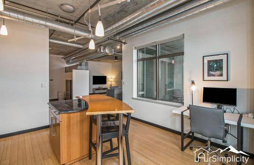 Condo w pvt balcony & gym access - Foto 18