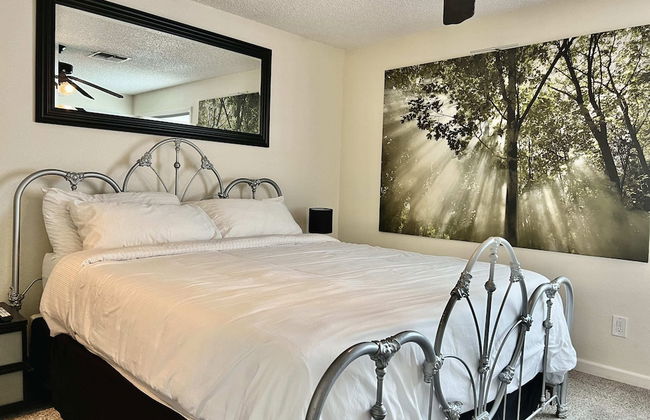 DT Reno - 4BR Home w Patio BBQ Grill Games Room - Foto 5