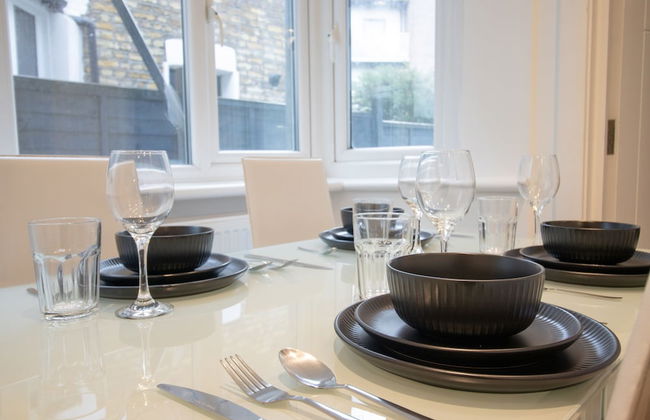 London Apt - Sleeps 4 - Parking - Wifi - Foto 17