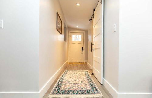 Modern Woodland Escape w Wshr dryer and Large Yard - Foto 6