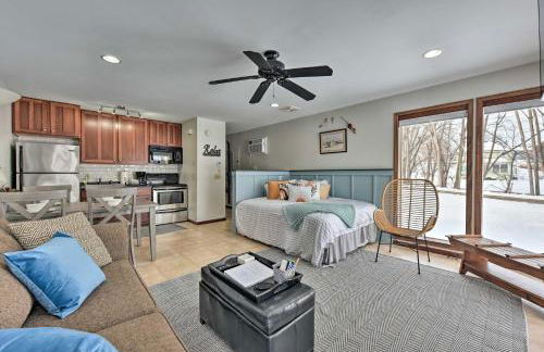 Pet-Friendly Retreat with Deck Steps to Marina! - Foto 9