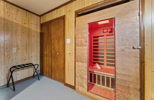 Golf-Side Luxe Escape Sleeps 13 Hot Tub & Theater - Foto 18