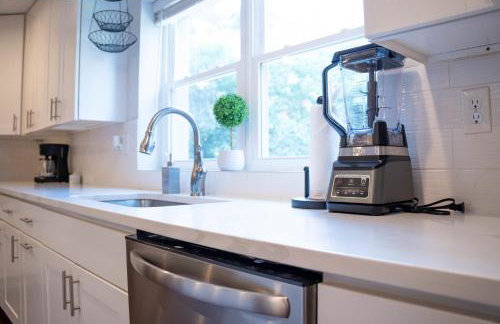 Stylish 3BR w Pool Table & Garage - Foto 15