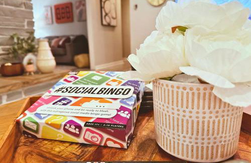 1mi to ND, King Beds, Easy Parking, Pet Friendly, Huge Fenced Yard for Games - Foto 54