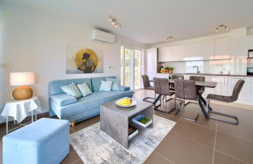 VILLA SOLIS LACUS modernes Apartment - privater beheizbarer Pool- Klimaanlage - private Parkplätze - Foto 8