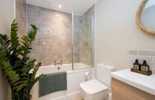 Bosham 3 BR Beach House with Garden & Playhouse - Foto 8