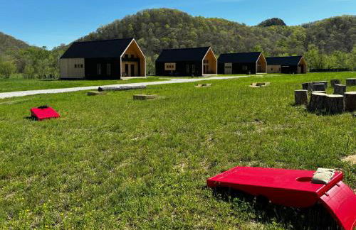 Three Suns Full Rental | 8 Cabins | Views | River - Foto 21