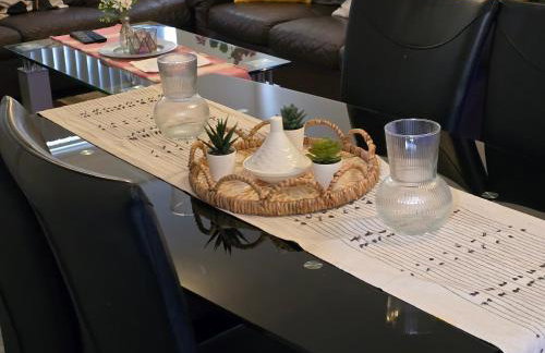 Lovely 3 Bed Ground Floor Apartment Near QE Hospital Harborne Birmingham New - Photo 17