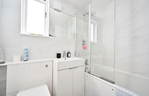 New Chic 3-Bed Flat in Clapham - Foto 7