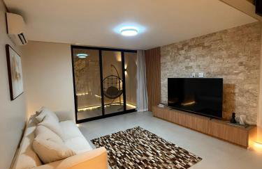 Casa Nova Ampla 3 Suítes e 1 Quarto - Foto 1