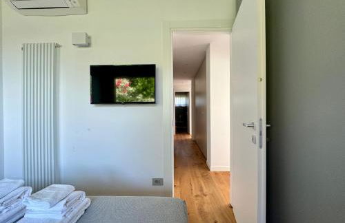 Modern and Elegant apartment with a spacious sea view terrace overlooking Palmaria Island Bright designer interiors Fully equipped Up to 6 guests Private parking Aircon All the comforts for a perfect stay - Foto 23