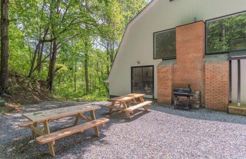 Renovated Barn in the Woods with Hot Tub - Foto 15
