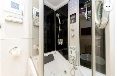 4 Bed Flat - Sleeps 14 - Parking - Game Room -Wifi - Foto 9