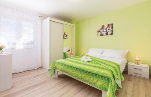 4 Bedroom Gorgeous Home In Pican - Photo 39