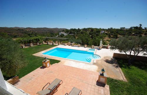 Rustic Villa Tavira with Mountain Views and Pool - Foto 1
