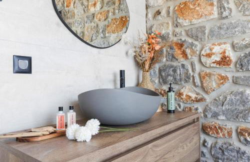 Petres Luxury Villas with heated private pool - Foto 8