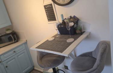 Cozy 1 Bed Retreat - Amlwch - Photo 10