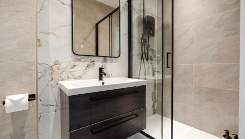 Bold St ApartHotel Book Individually or Book 8! - Foto 3, Shower