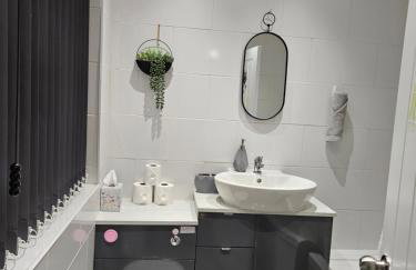 By the Joyous Stays - House with home comforts - Foto 39