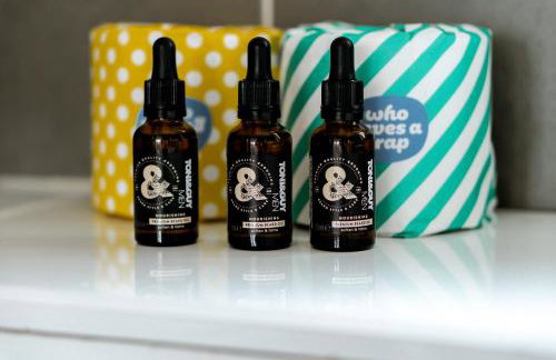 4 bed family home wifi, netflix, parking, close to wicksteed park - Photo 48