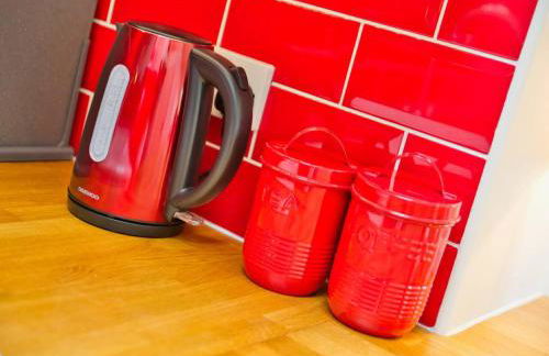 Beautiful Seaside Holiday Home - Photo 35