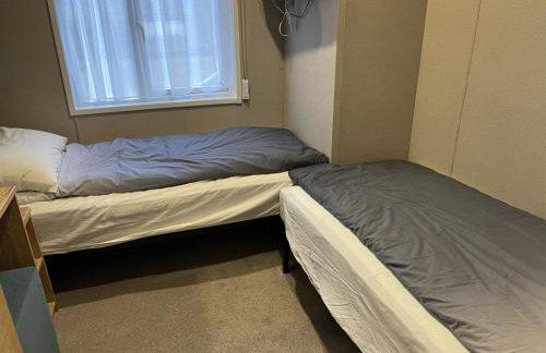 Chichester Lakeside Holiday Park Lakefront Lodge - Foto 31