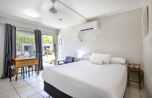 Bush Village Holiday Cabins - Photo 34