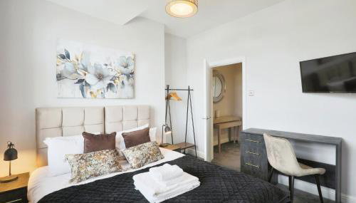 Large Luxury Home in Solihull - Sleeps 14 near NEC & BHX - Foto 4