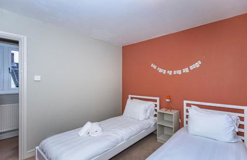 Dulcote Gem 3 Bed 3 Bath Parking & Cathedral Views - Photo 23