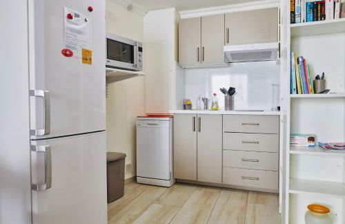 Le Cocon de ville sètois, Clim, patio et garage pour véhicule moyen, type clio, draps et serviettes inclus - Foto 11