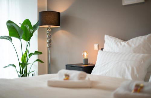 SHINY HOMES - City Center with Parking Place - Foto 31