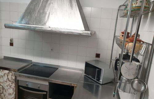 CASA TURÍSTICA Villa Carmen, CON AMPLIO JARDIN QUE INCLUYE BARBACOA, 2 PORCHES, PARKING PRIVADO Y PISCINA - Foto 18