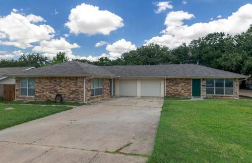 Heart of Euless - Quick Drive to World Cup Events! - Foto 1