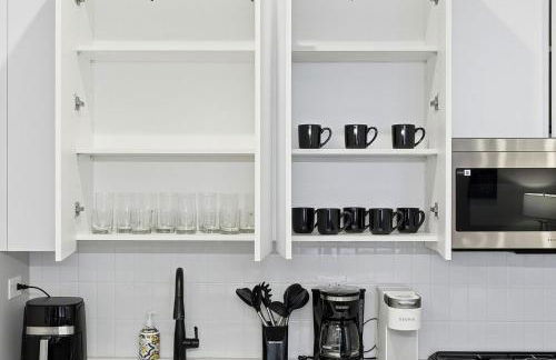 Comfy Condo - Gym Free Parking & Modern Amenities - Foto 12