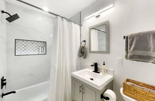 Classy Capitol Hill APT, Steps from DC Attraction - Foto 10