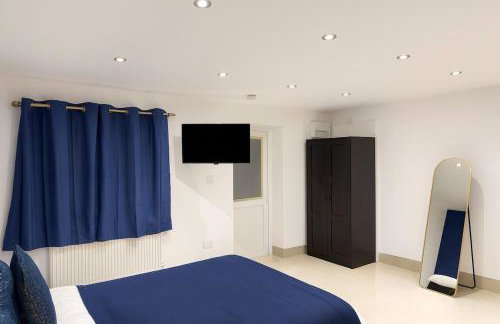 Modern 1 Bedroom Bungalow in Prime Heathrow Location - Photo 3