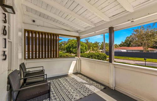 Sunny Citrus Escape Min to Midtown & Dog-Friendly - Foto 39