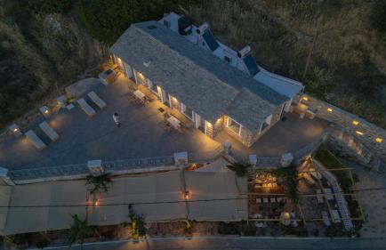 Erifi Luxury Suites - Photo 53
