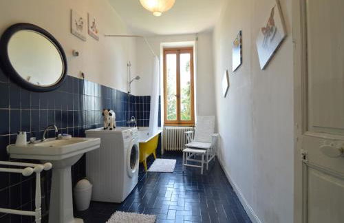 Mansion in Champvert with Pond View Terrace - Foto 23