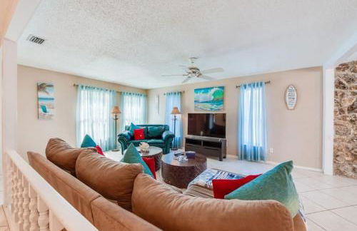 Large pool home and blocks away from the beach - Foto 39