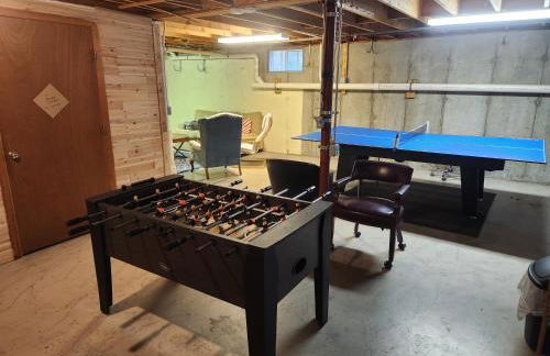 Chandler Hill Base Camp - Enjoy A Nature Getaway in this Rustic Home in the Mountains, 10 minutes from Sunday River Ski Mountain! home - Foto 33