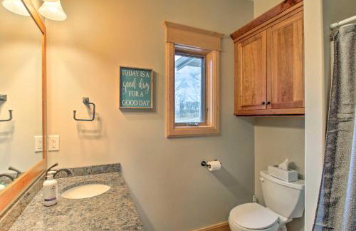 Dock, Hot Tub and Game Room Luxe Lake Latoka Home - Foto 24