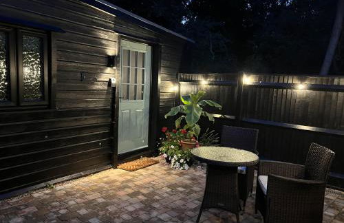 Charming Woodland Lodge 2 person 1 bedroom - Foto 7