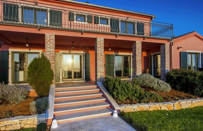 Gorgeous Villa With Private Swimming Pool and Covered Terrace - Foto 30