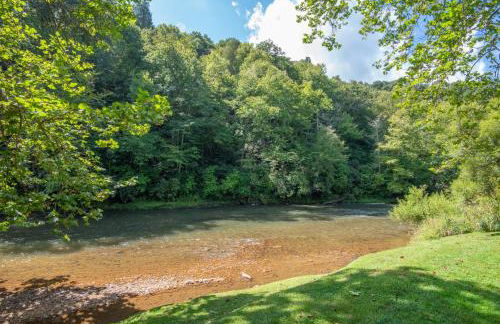 Retriever Beach - New River-frontage with Your Own Private Beach! Fire Pits - Games and More! - Foto 3
